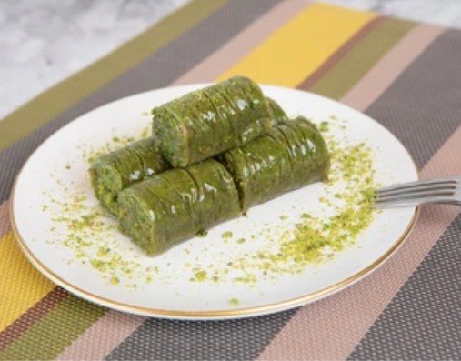 Her Lokmada Mutluluk 1000 Gr Fıstık Sarma Nevşehir pasta